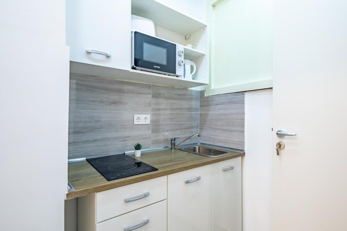 Mini Ultra Central Studio Budapest Luaran gambar